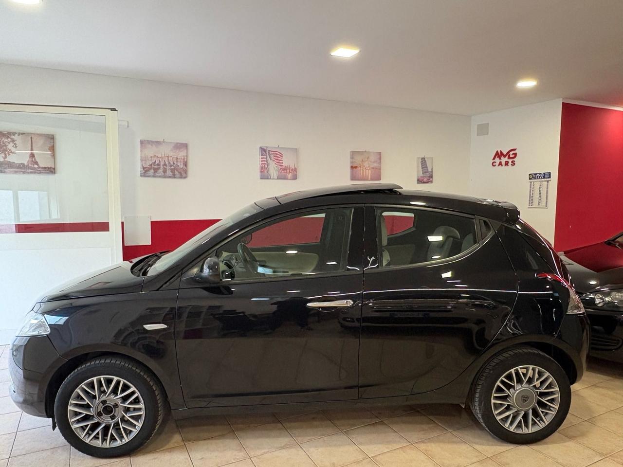 Lancia Ypsilon 0.9 TwinAir 85 CV 5 porte S&S Platinum