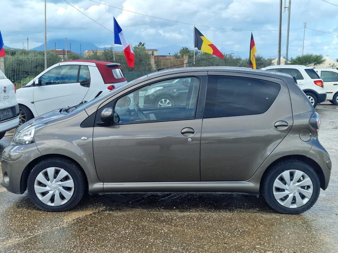 Toyota Aygo 1.0 12V VVT-i 5 porte Lounge Connect