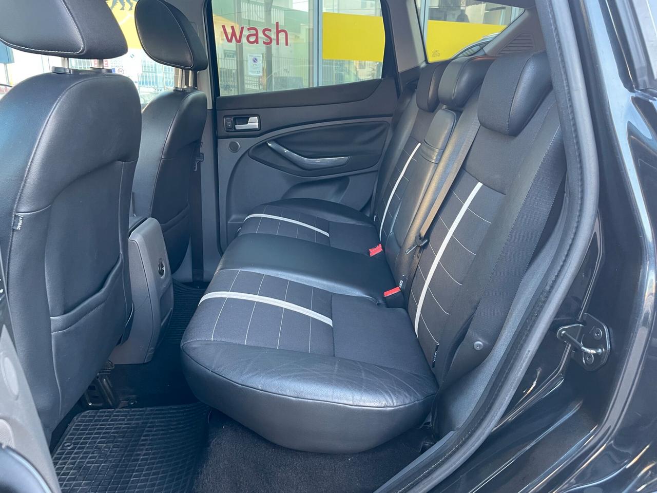 Ford Kuga 2.0 TDCi 136 CV 4WD Titanium DPF FINANZIABILE