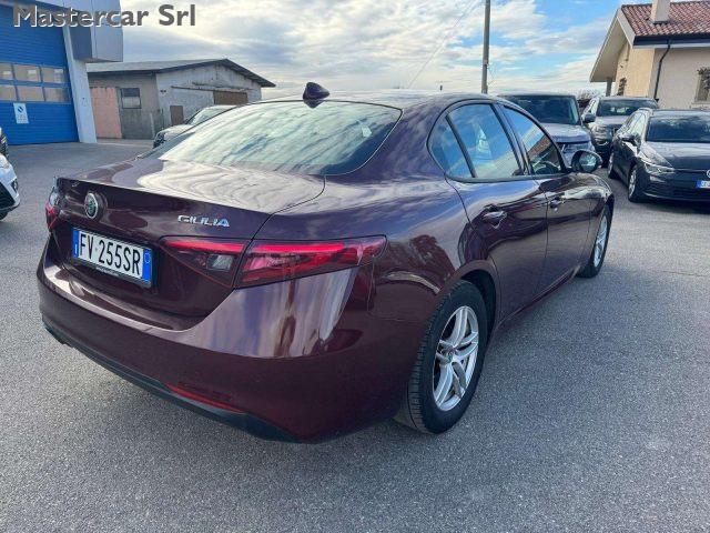 ALFA ROMEO Giulia 2.2 t Business 160cv AT8 - FV255SR