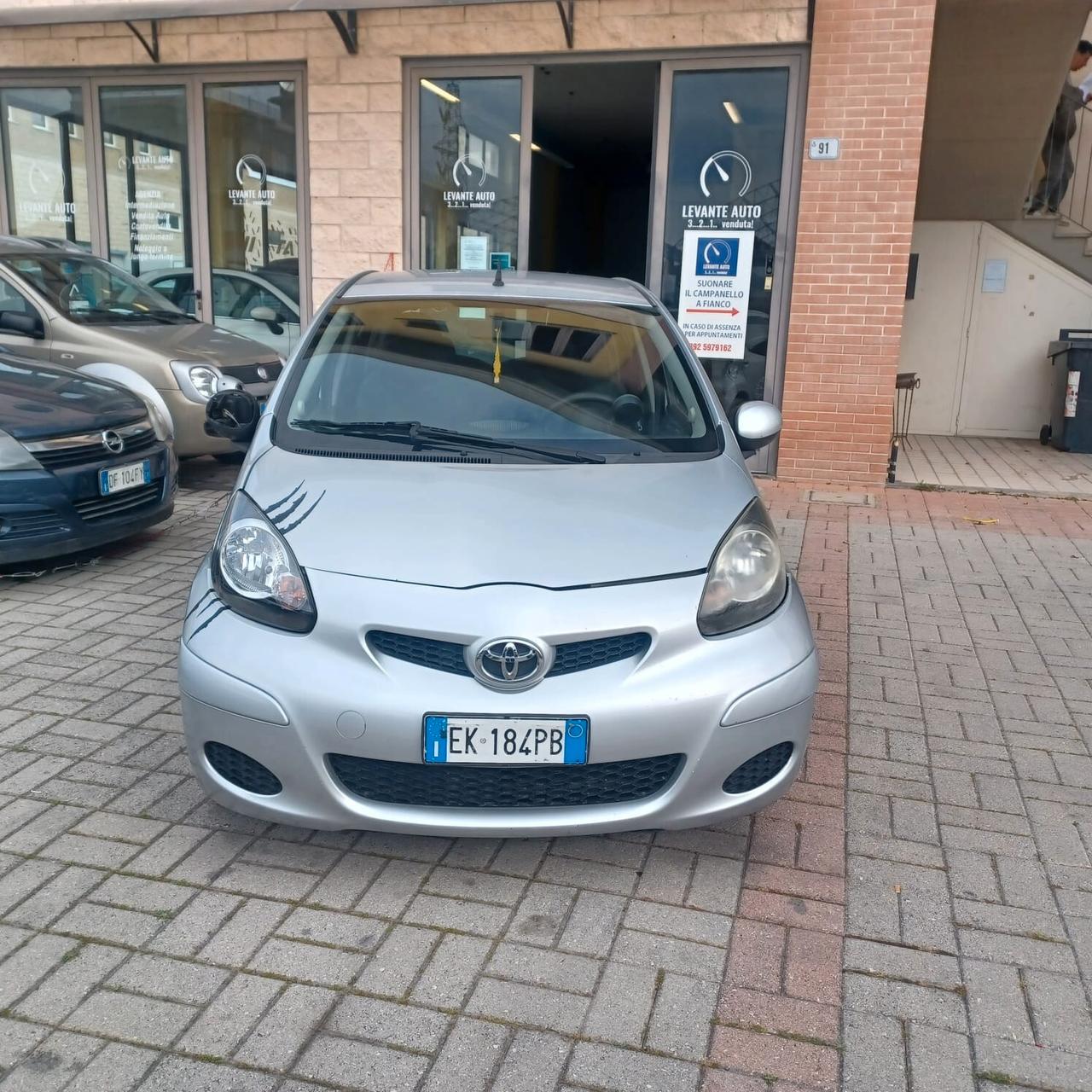 135.048 KM AYGO 1.0 NEOPATENTATI AUTOMATICA