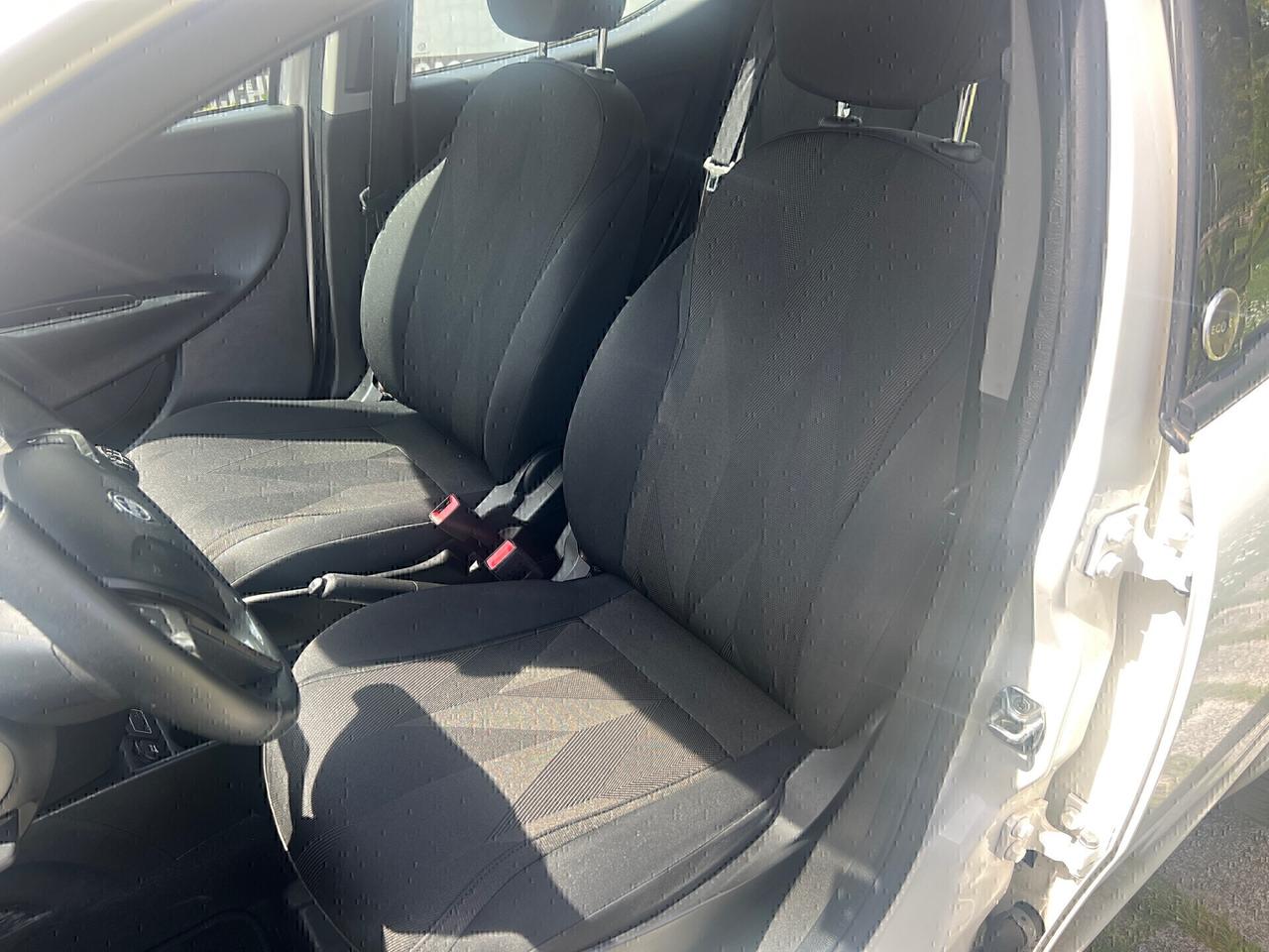 Lancia Ypsilon 1.2 69CV GPL Ecochic Gold-2018