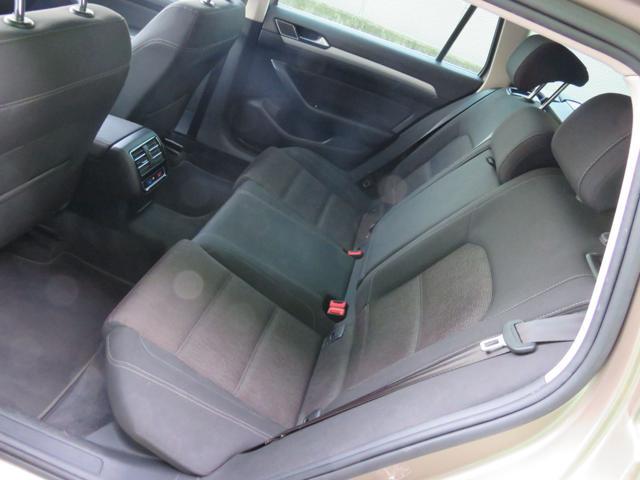 VOLKSWAGEN Passat Variant 1.6 TDI DSG BlueMotion Tech.