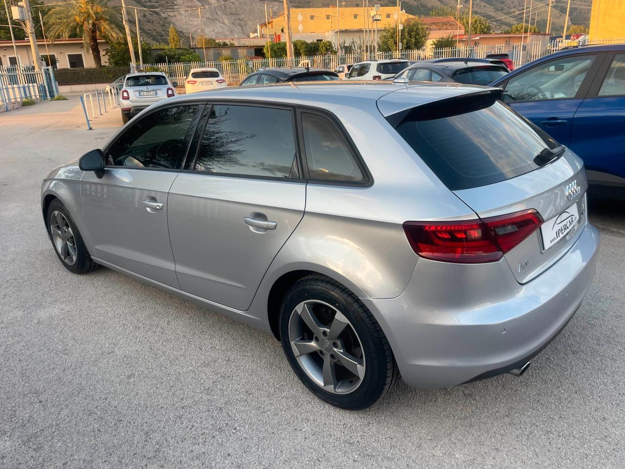 Audi A3 SPB 1.6 TDI diesel S tronic Ambition