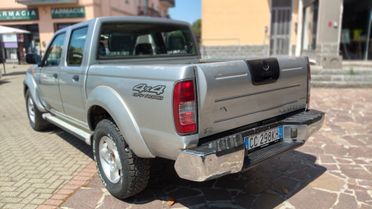 Nissan Navara Double Cab 2.5 td 133cv