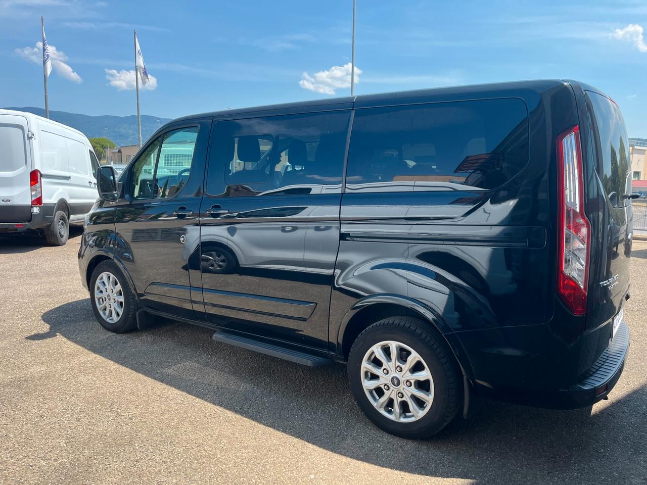 Ford Tourneo Custom 320 2.0 EcoBlue 130CV aut. PC Titanium
