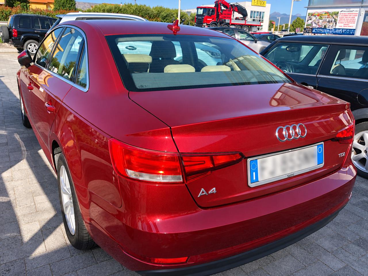 Audi A4 2.0 TDI 122 CV Business Limousine