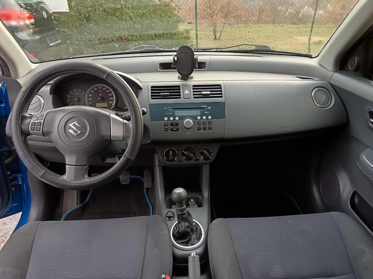 Suzuki Swift 1.3 16V 92CV 4X4 LEGGI ANNUNCIO