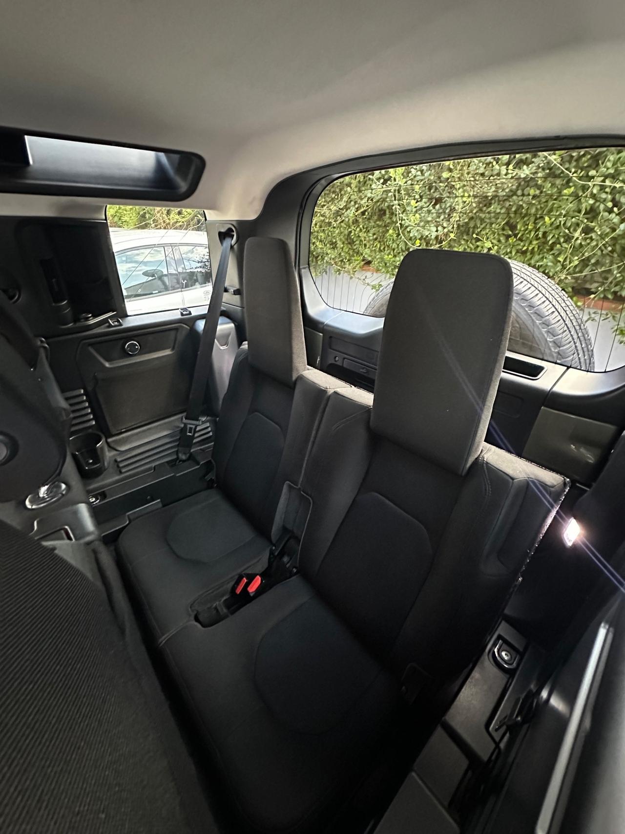 Land Rover Defender 110 2.0 SD4 AWD Auto HSE