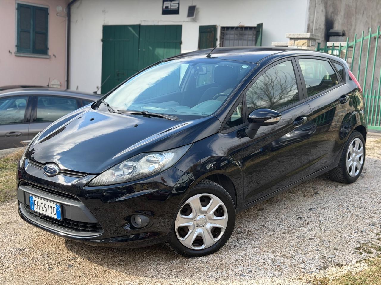 Ford FIESTA 1.2 82 CV 5P TITANIUM NEOPAT KMCERT GARANZ UNICOPR