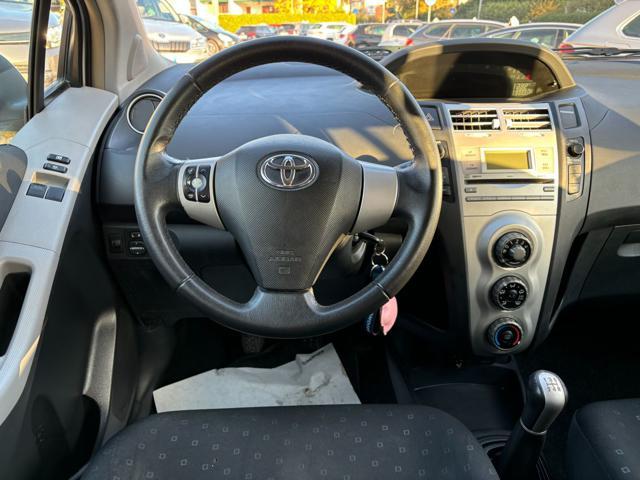 TOYOTA Yaris 1.0 5 porte NEOPATENTATI