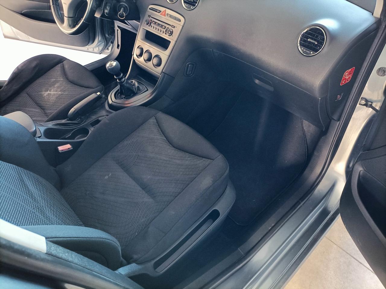 Peugeot 308 1.6 8V HDi 112CV SW Premium 02/2011