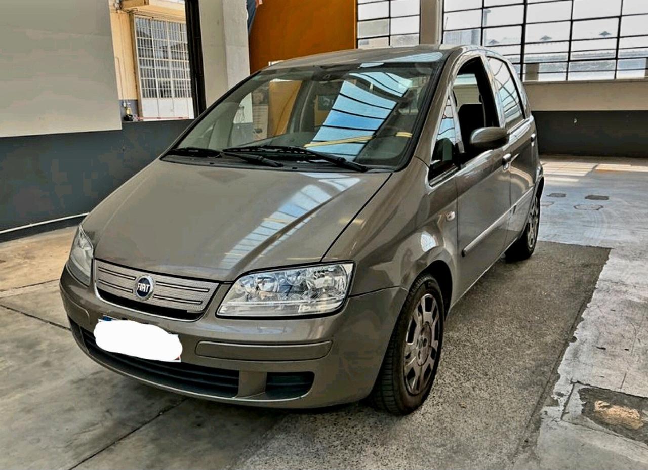 Fiat Idea 1.4 16V BlackMotion