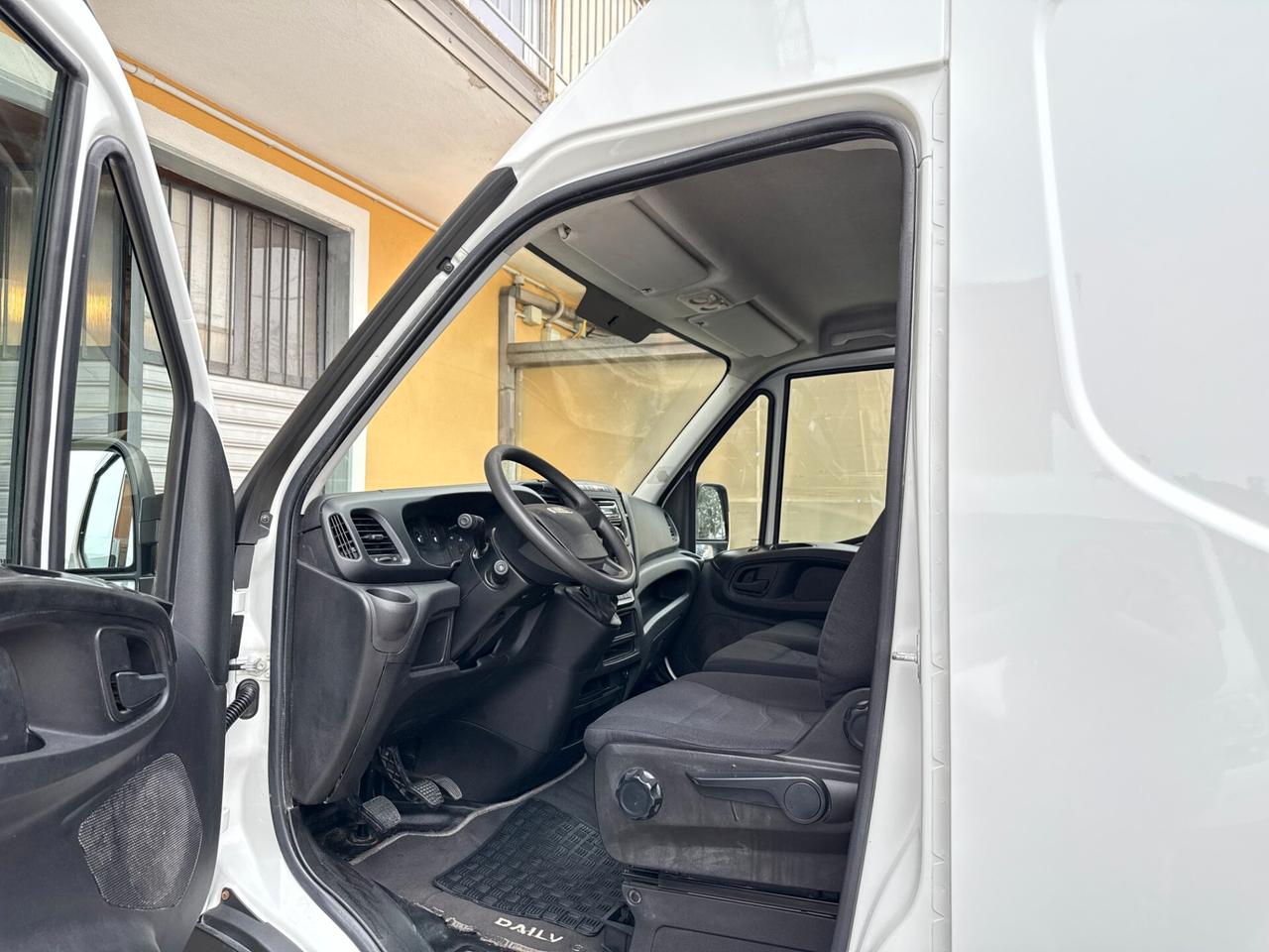 Iveco Daily 2.3 HPT 116Cv 35S12 L3 H2 12Q