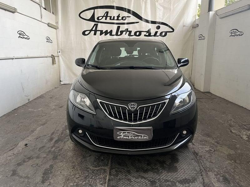 Lancia Ypsilon 1.0 FireFly 5 porte S&S Hybrid Gold Plus da 145,00 al mese