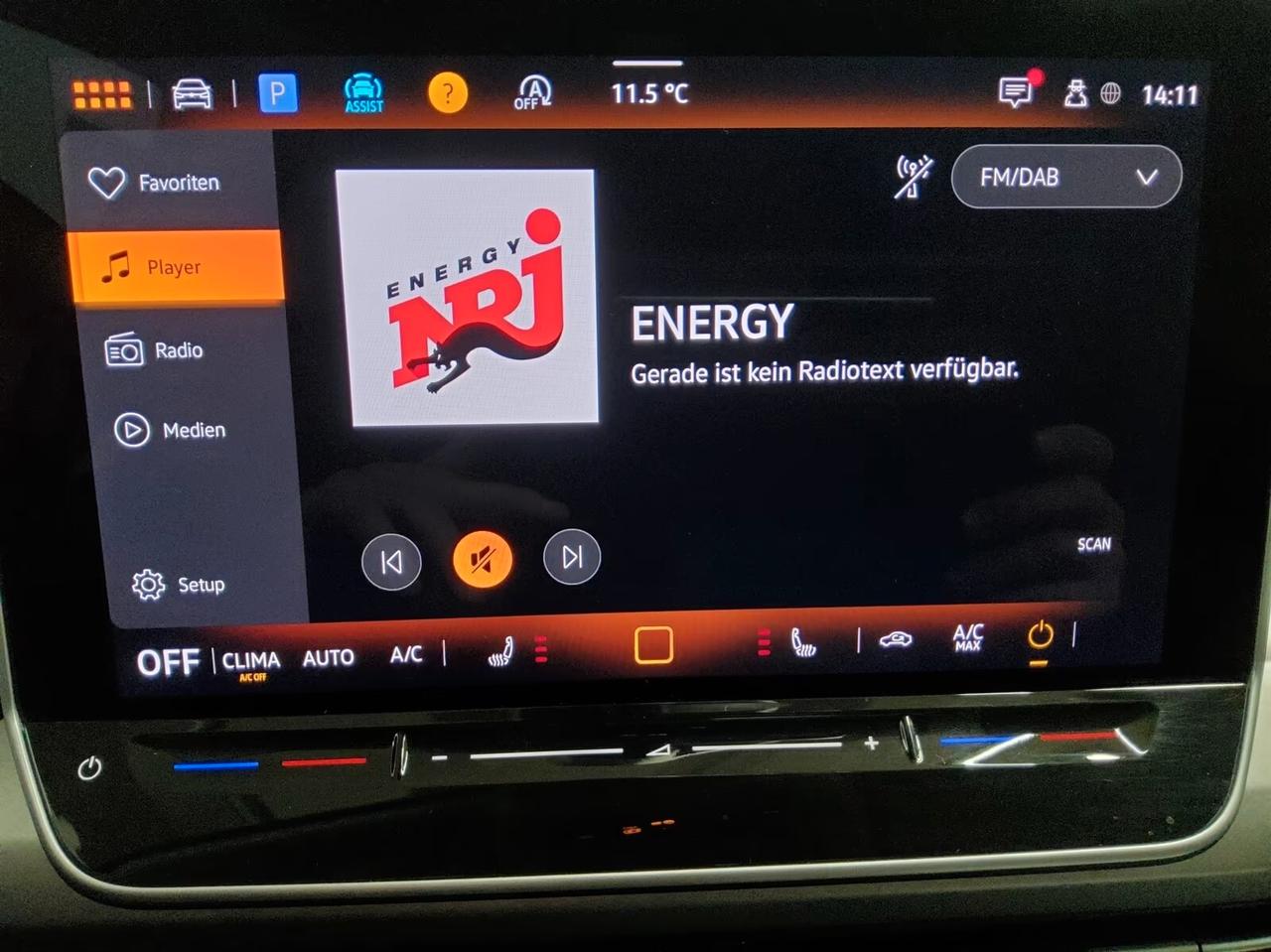 Volkswagen Golf -8 1.5 TSI Life LED DC PDC ACC MFL