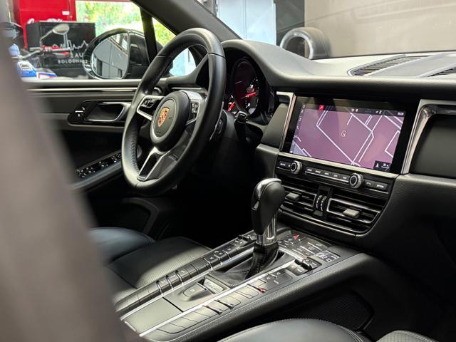 PORSCHE Macan 2.0