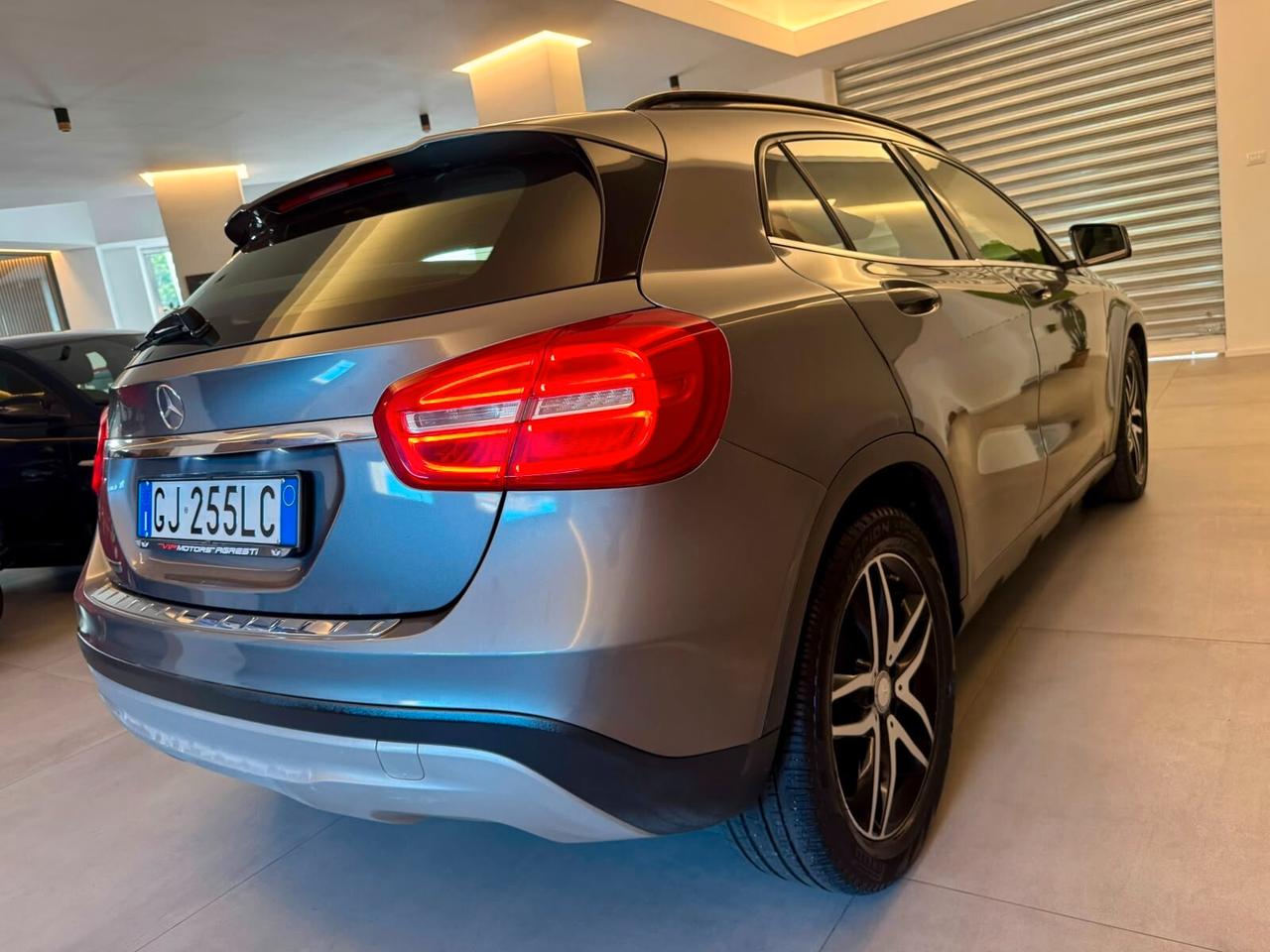 MERCEDES GLA 200 D PREMIUM FULL OPTIONAL RESTYLING