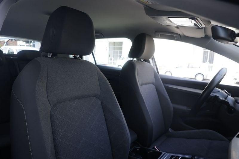 Volkswagen Golf Volkswagen Golf 2.0 TDI 150 CV DSG SCR Variant R-Line PROMOZIONE Unicoproprietario