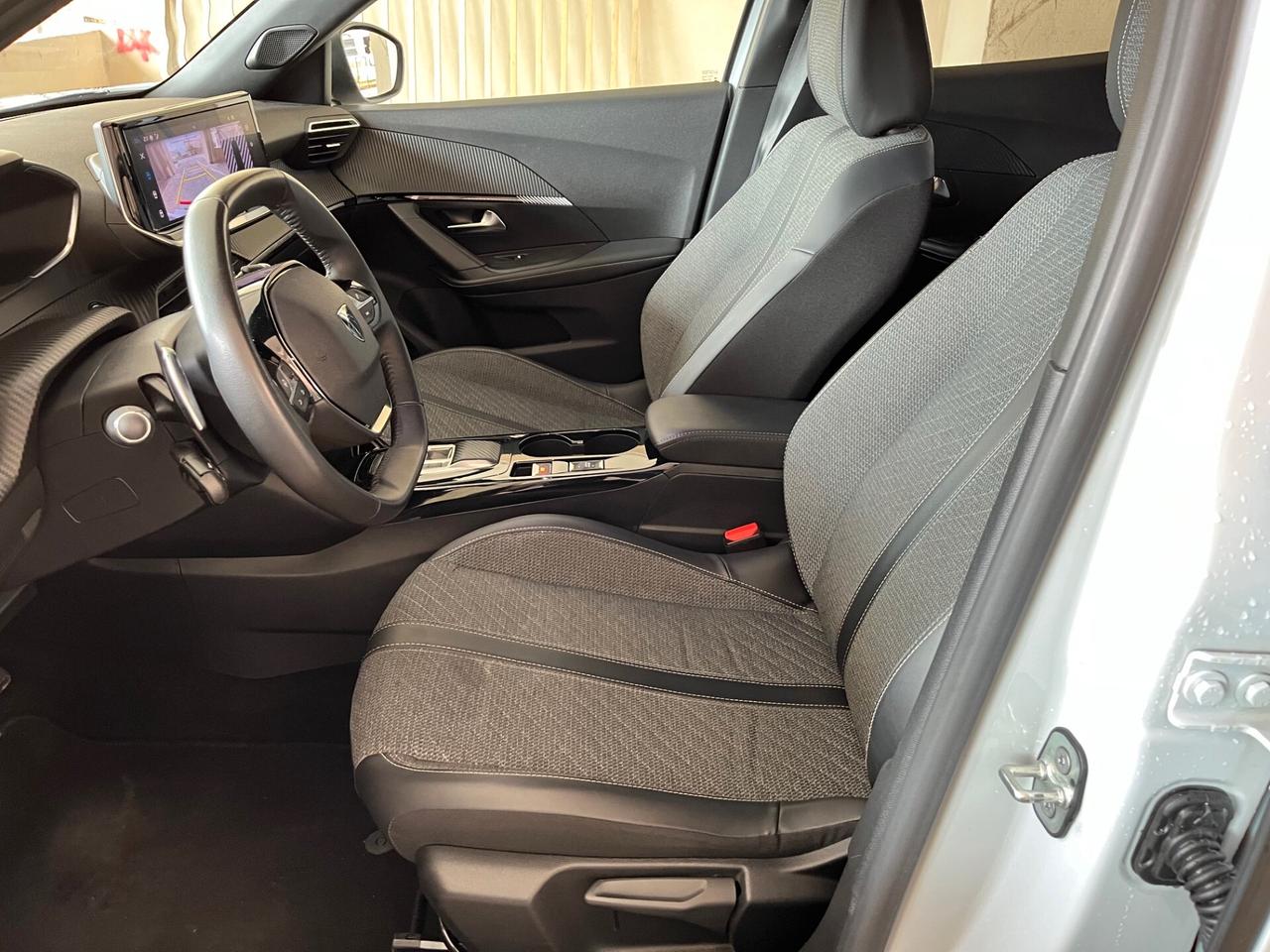 Peugeot 2008 BlueHDi 130 S&S EAT8 Allure