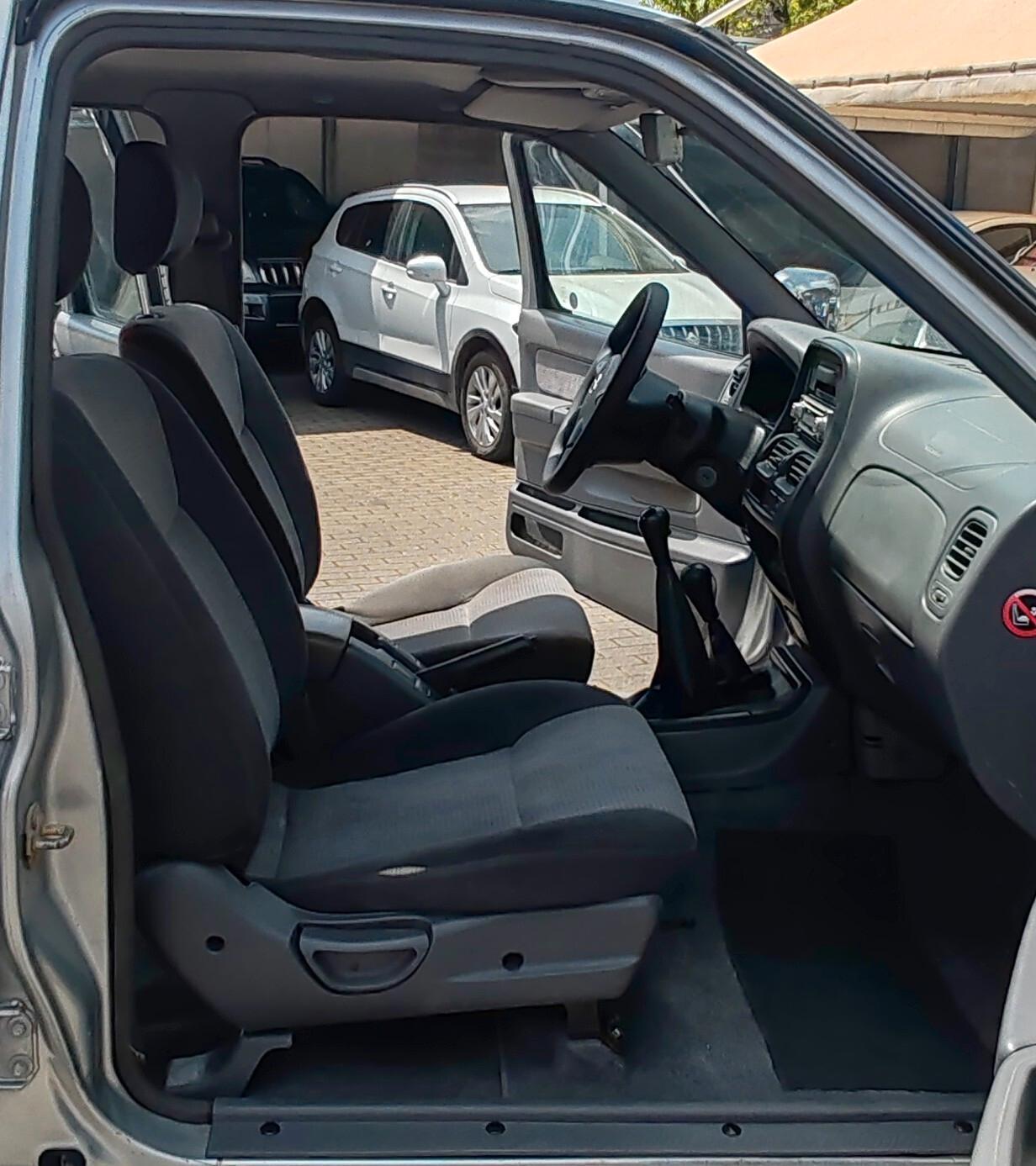 Nissan Navara Pick-up 2.5 TD 4 porte Double Cab