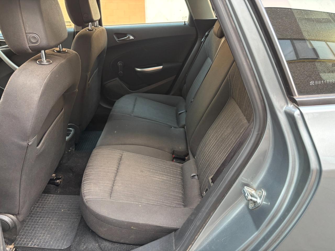 Opel Astra 1.6 115CV Sports Tourer Cosmo