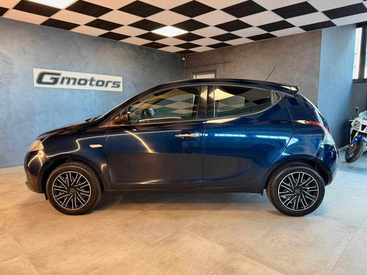 Lancia Ypsilon 1.2 69 CV 5 porte S&S Platinum
