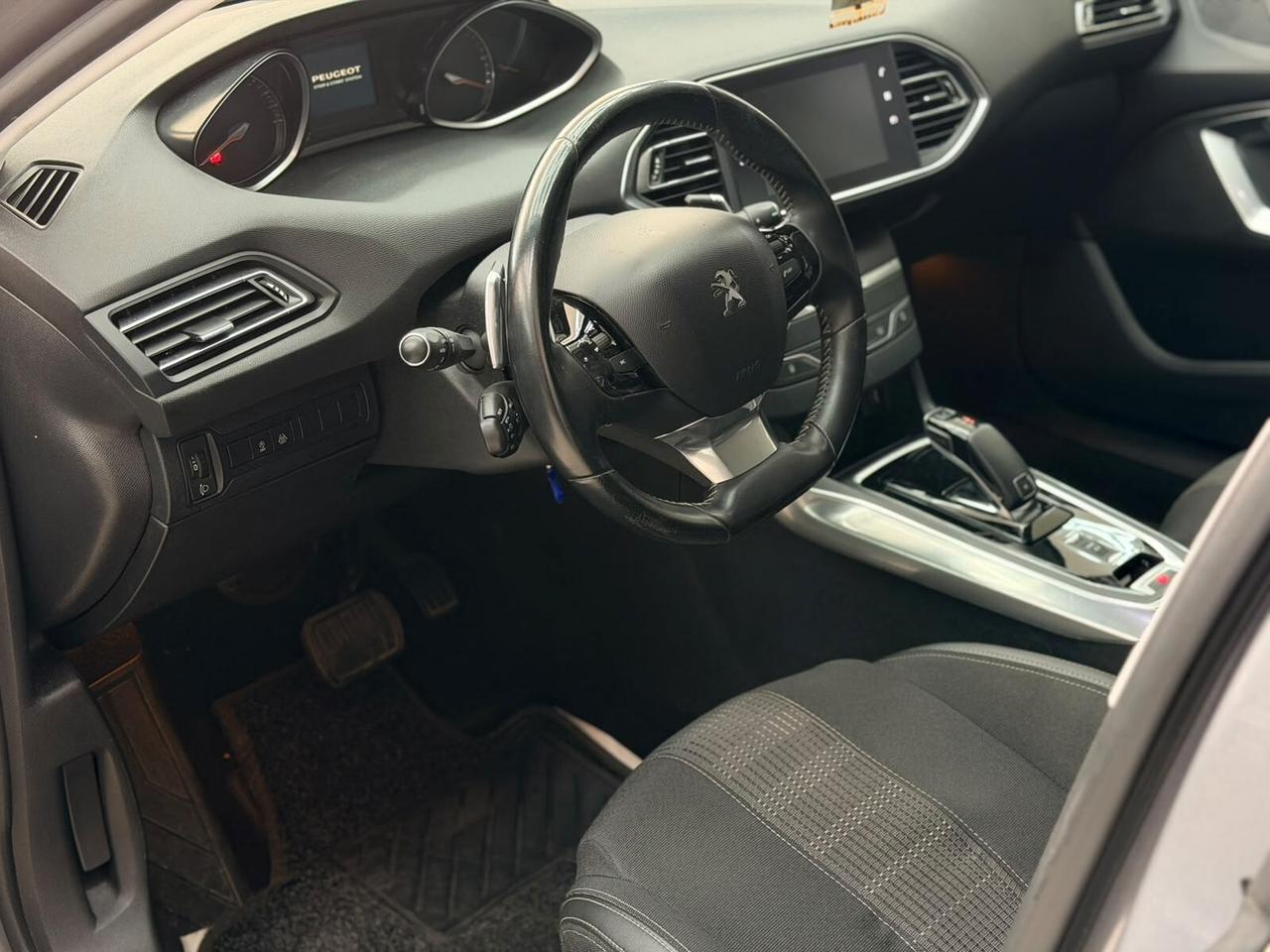 Peugeot 308 BlueHDi 130 S&S Allure