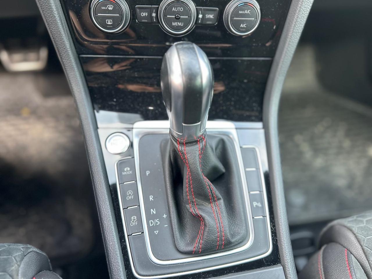 Volkswagen Golf GTI Highline 2.0 TSI GTI Performance