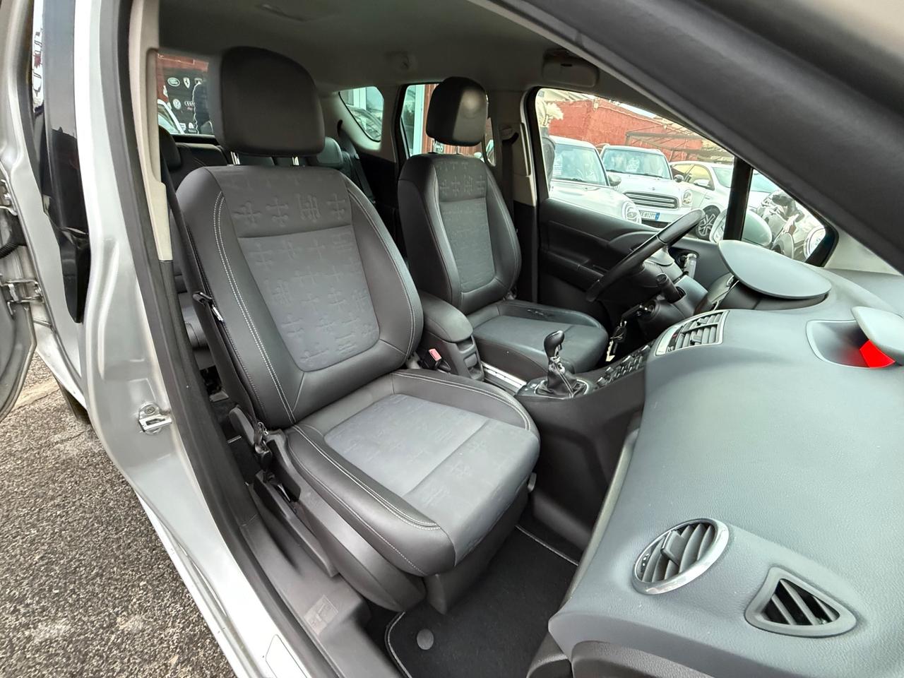 Meriva 1.3 95 cv : Cosmo/unipro/rate/garanzia