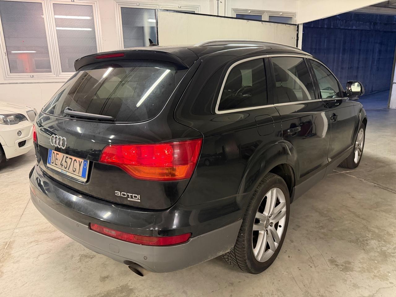 Audi Q7 3.0 V6 TDI 233CV quattro tiptronic