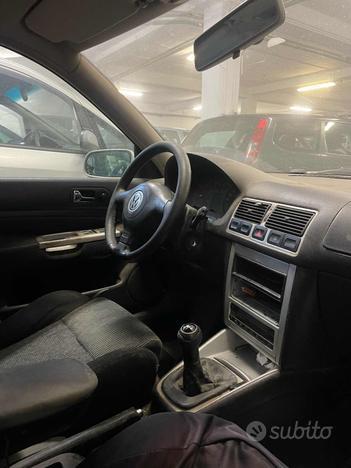 VOLKSWAGEN Golf 1.9 TDI/110 CV cat 5p. H.LINE