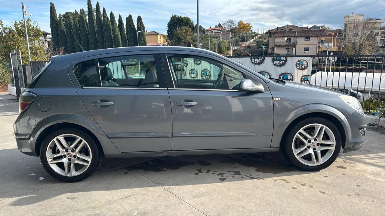 Opel Astra 1.7 CDTI 125CV 5 porte Cosmo