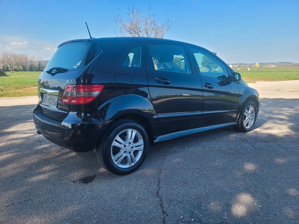 Mercedes-benz B 180 NGT BlueEFFICIENCY Executive