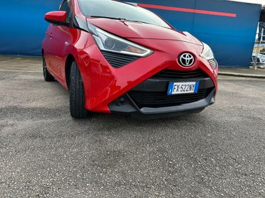 Toyota Aygo Connect 1.0 VVT-i 72 CV 5 porte x-wave
