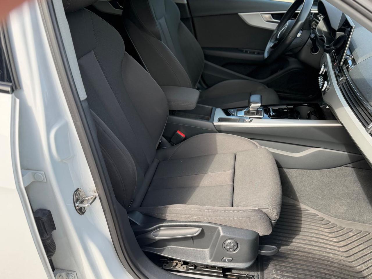 Audi A4 S Line 2.0 40 TDI #10706