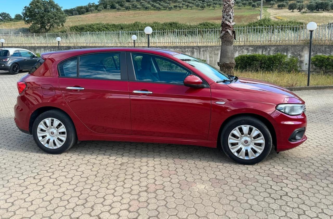 Fiat Tipo 1.6 Mjt S&S 5 porte Easy