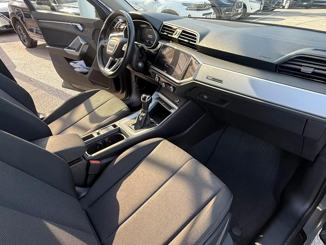Audi Q3 35 TDI S tronic Business Advanced FARI MATRIX