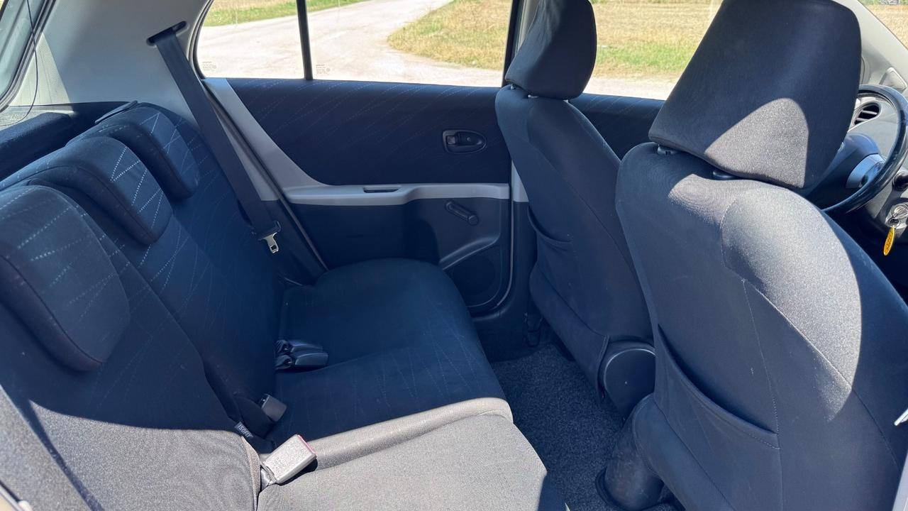 Toyota Yaris 1.0 5 porte Sol