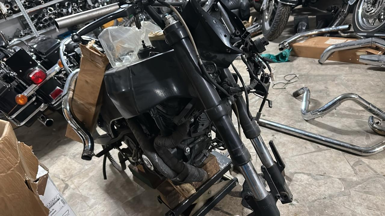 Telaio con documenti di un Buell XB 9 del 2007.