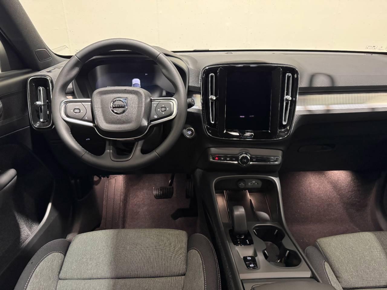 VOLVO XC40 B3 CORE AUTO