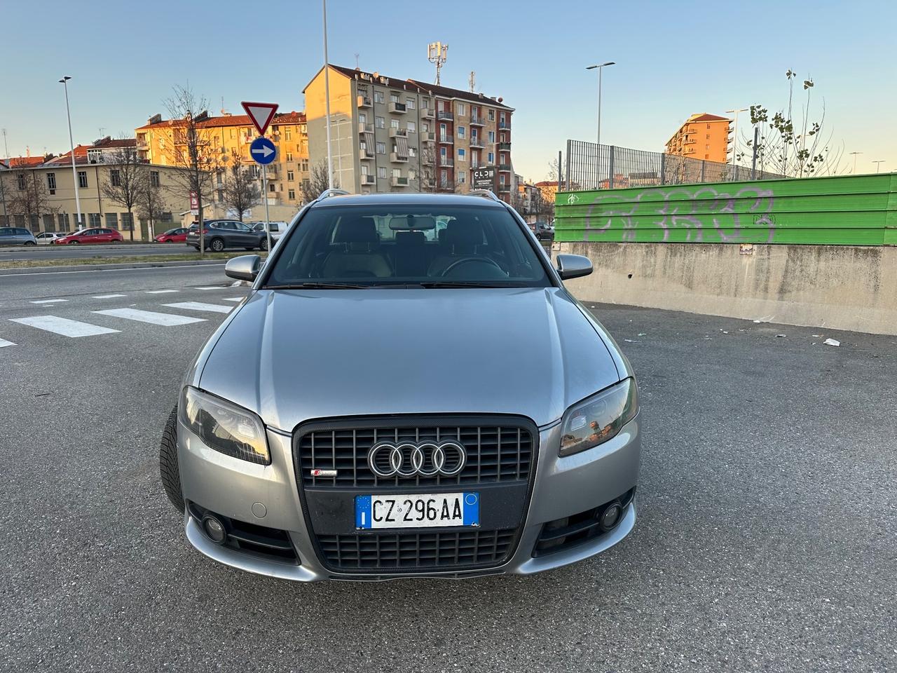 Audi A4 2.0 16V TDI s line