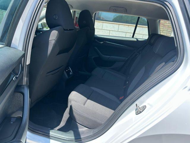 SKODA Octavia 2.0 TDI EVO SCR DSG Wagon Ambition