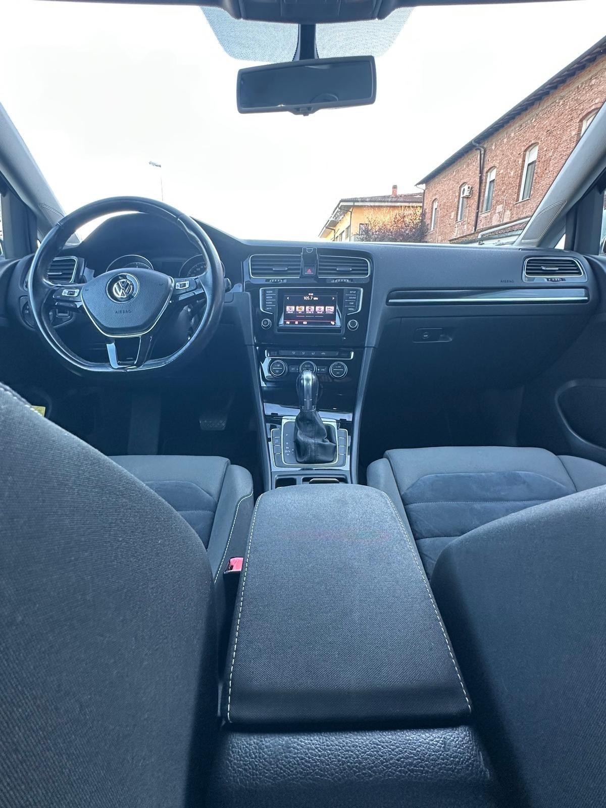 Volkswagen Golf Business 1.6 TDI DSG 5p. Highline BlueMotion Technology