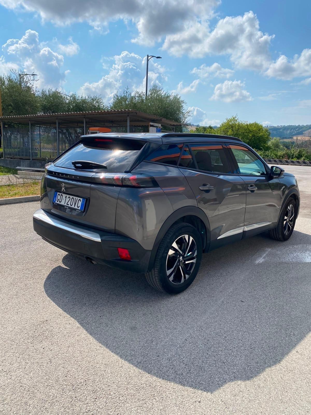 Peugeot 2008 PureTech 100 S&S Allure Navi Pack