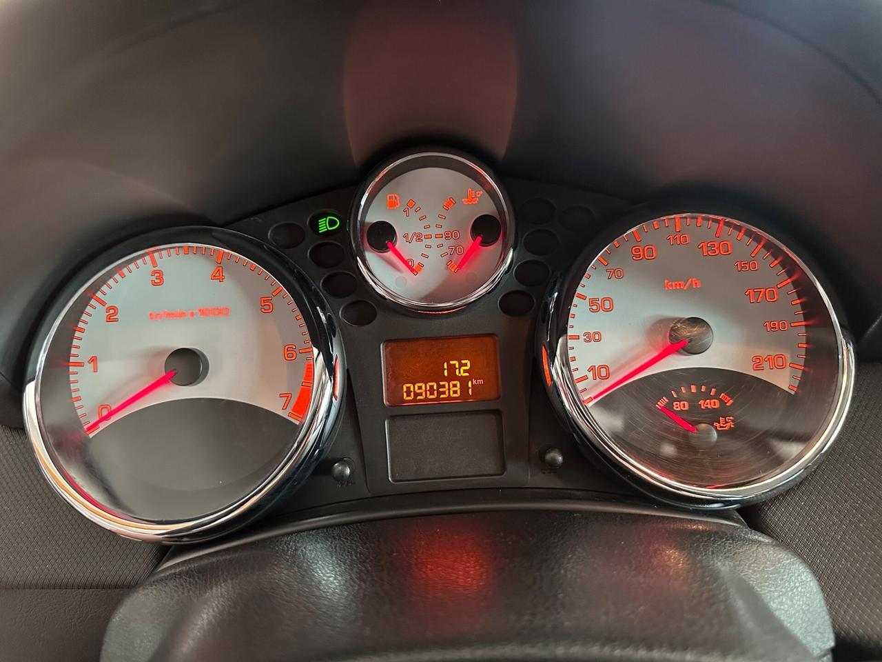 Peugeot 207 1.4 8V 75CV 5p. X Line