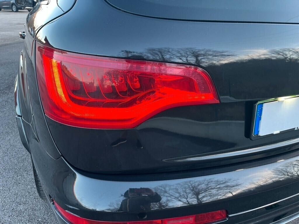 Audi Q7 3.0 V6 TDI 233CV quattro tiptronic S-LINE