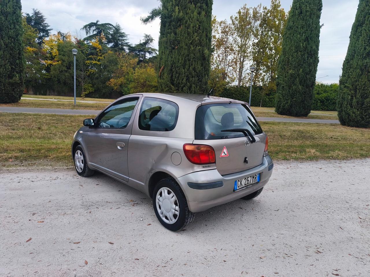 Toyota Yaris 1.0i 16V cat 3 porte Sol