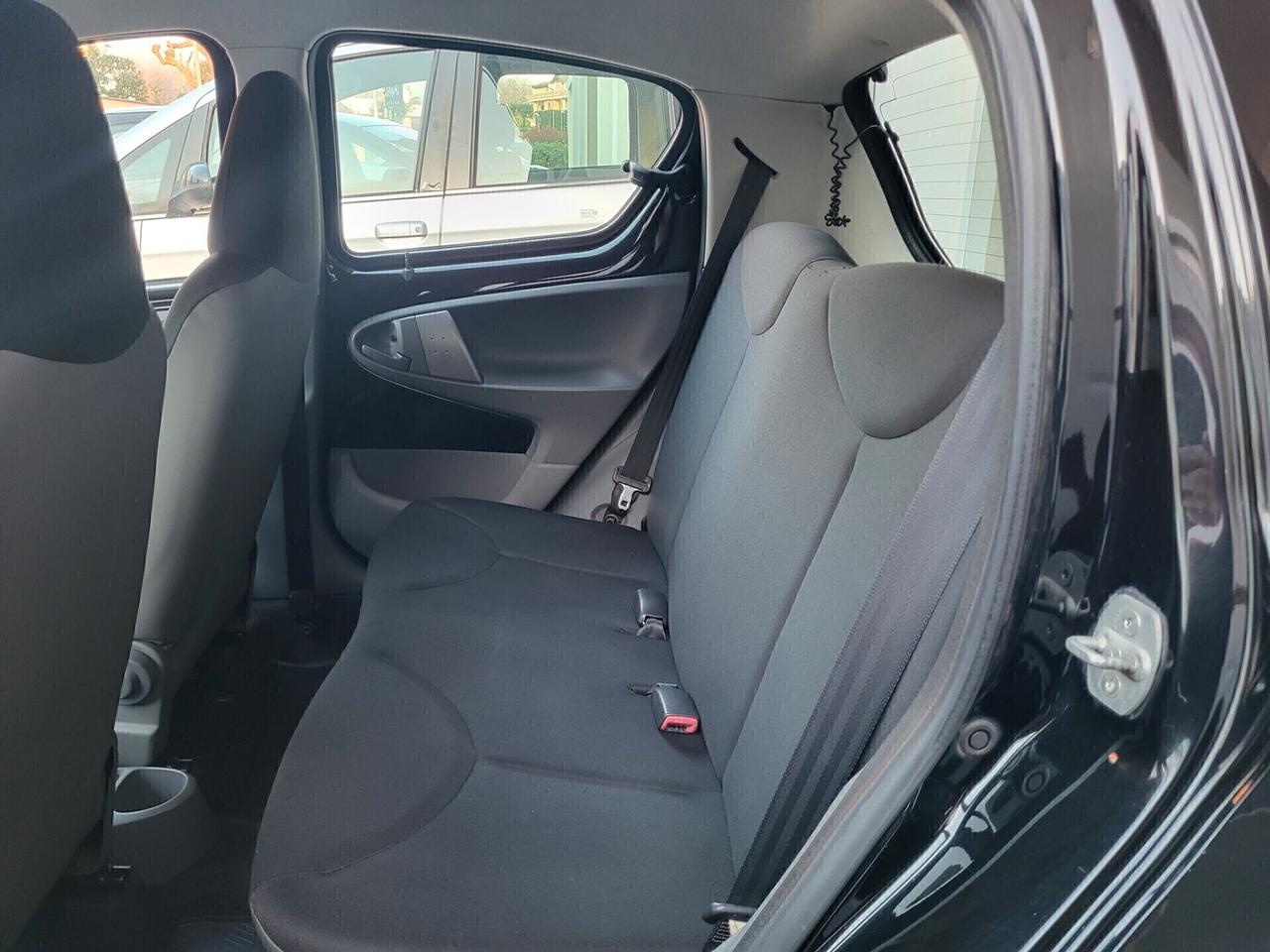 Toyota Aygo 1.0 12V VVT-i 5 porte 04/2011KM 103000