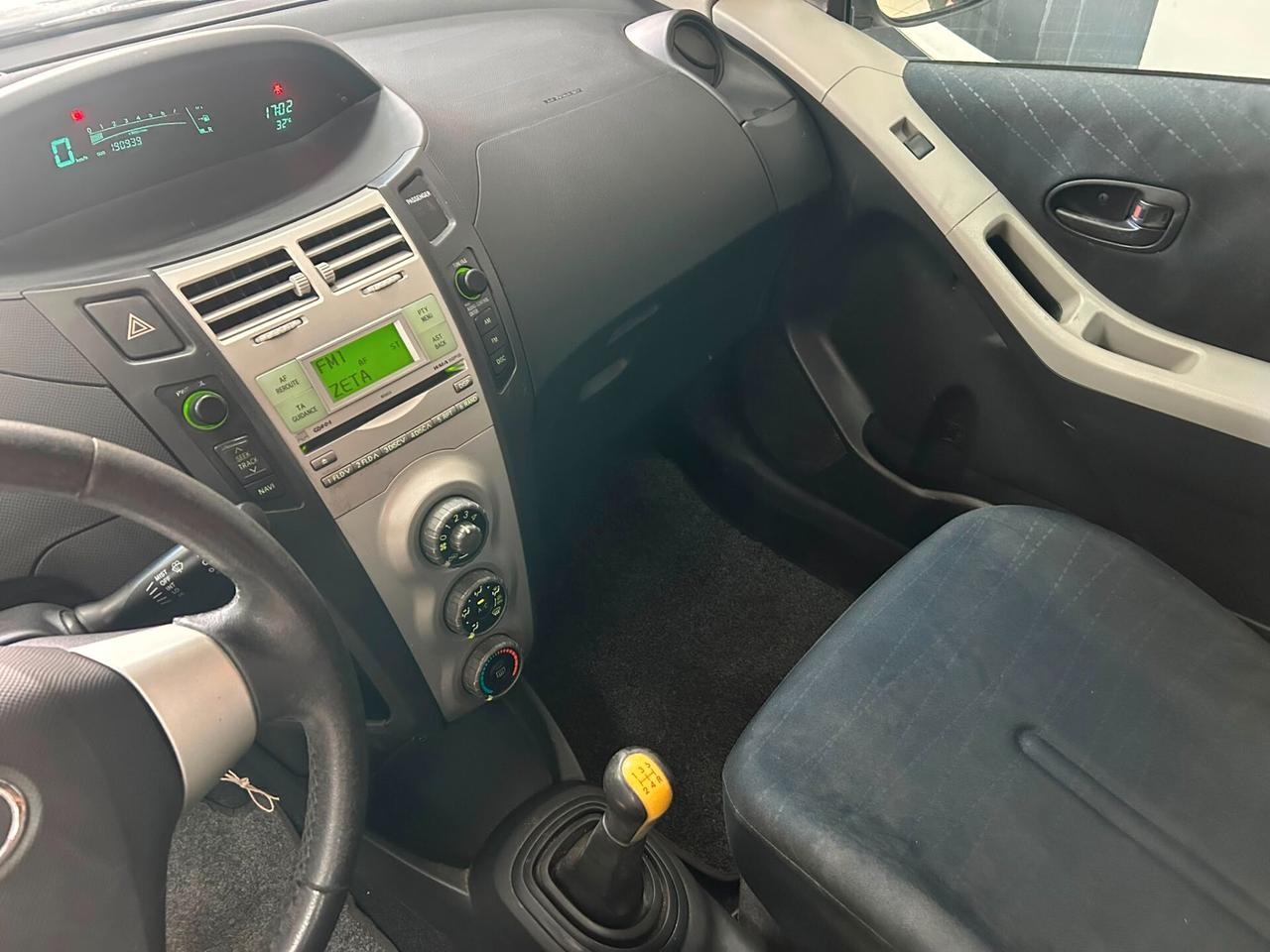 Toyota Yaris 1.0 5 porte